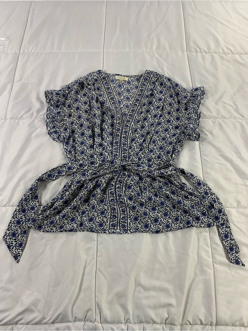Pre loved MAX STUDIO top womens size L